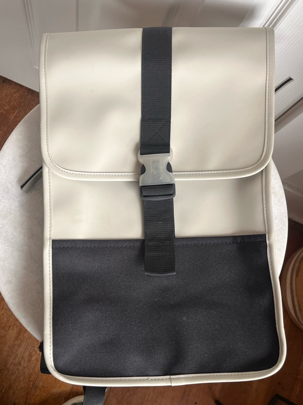 Rains Buckle Backpack Mini Unisex - Picture 3 of 14